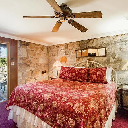 Shady Oaks Country Inn 세인트 헬레나 외부 사진